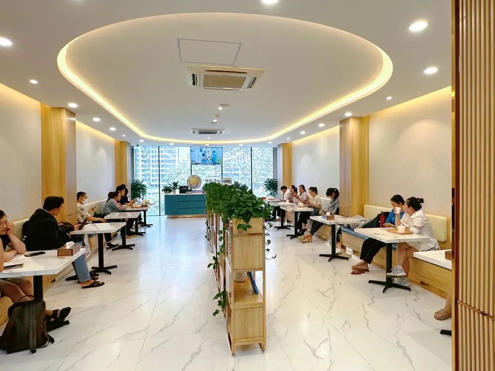Không gian chờ khám sang trọng tại Doctor Check